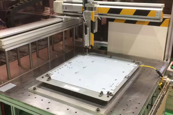 Automatic inspection machine for caulked parts