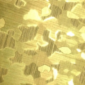 2 directions HL：A composition of patterns layered both vertically and horizontally