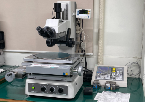Microscope